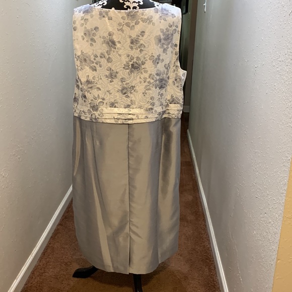 COPY - LE BOS Beautiful Mother Of The Bride Dress - Picture 5 of 13